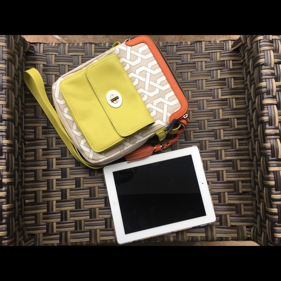 Spartina 449 purse/messenger bag with iPad pocket - Picture 4 of 5